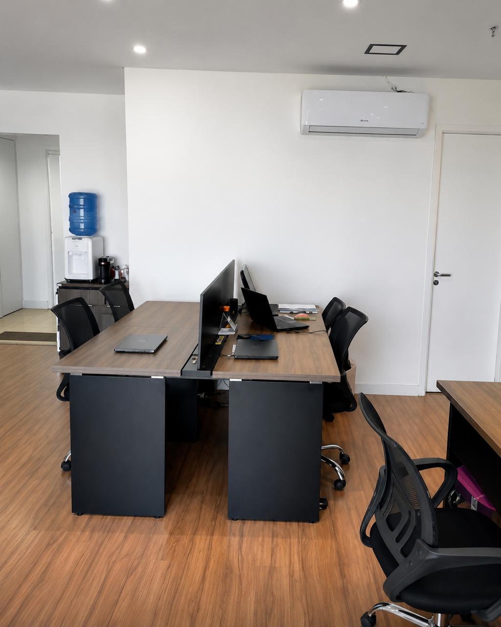 Sala de trabalho da equipe técnica